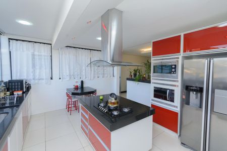 Casa à venda com 256m², 4 quartos e 3 vagasCozinha