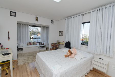 Casa à venda com 256m², 4 quartos e 3 vagasQuarto 2