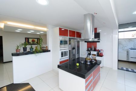 Casa à venda com 256m², 4 quartos e 3 vagasCozinha