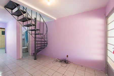 Sala de casa de condomínio para alugar com 2 quartos, 45m² em Rio Branco, Canoas