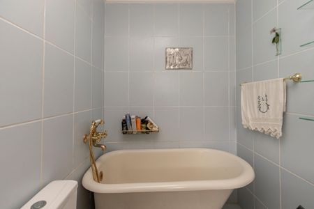 Casa à venda com 199m², 3 quartos e 2 vagasBanheiro da Suíte