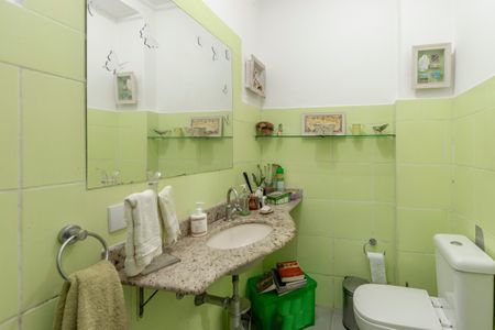 Casa à venda com 199m², 3 quartos e 2 vagasBanheiro de Serviço