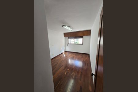 Apartamento à venda com 250m², 4 quartos e 3 vagas Apartamento à venda com 250m², 4 quartos e 3 vagasFoto 37