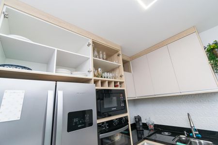 Casa à venda com 63m², 2 quartos e sem vaga Casa à venda com 63m², 2 quartos e sem vagaCozinha - Armários