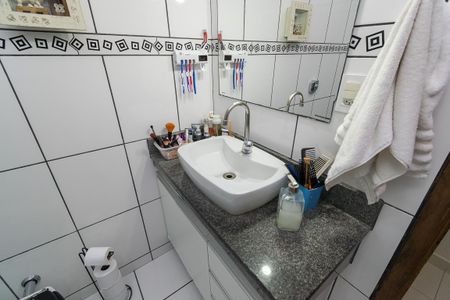 Casa à venda com 63m², 2 quartos e sem vaga Casa à venda com 63m², 2 quartos e sem vagaBanheiro