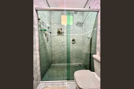 Casa à venda com 180m², 4 quartos e 4 vagasBanheiro Social 2