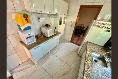 Casa à venda com 180m², 4 quartos e 4 vagasCozinha