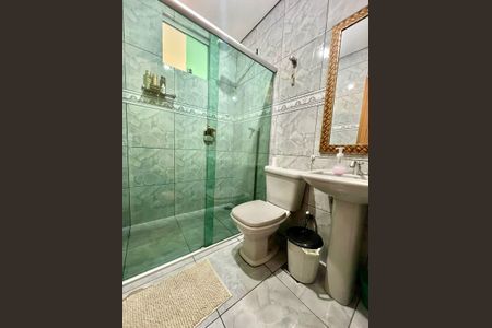 Casa à venda com 180m², 4 quartos e 4 vagasBanheiro Social 2