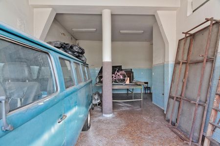 Casa à venda com 380m², 3 quartos e 8 vagas Casa à venda com 380m², 3 quartos e 8 vagasGaragem