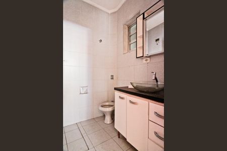 Casa à venda com 380m², 3 quartos e 8 vagas Casa à venda com 380m², 3 quartos e 8 vagasBanheiro Social