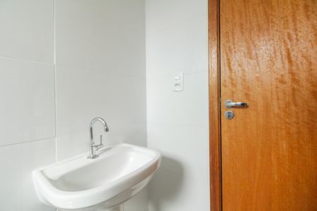Apartamento à venda com 45m², 2 quartos e sem vaga Apartamento à venda com 45m², 2 quartos e sem vagaBanheiro