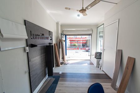 Casa para alugar com 300m², 6 quartos e sem vagaGaragem