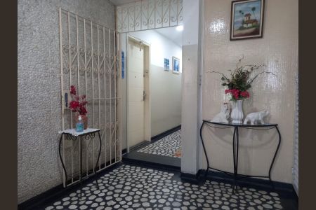 Apartamento à venda com 82m², 2 quartos e sem vagaHall