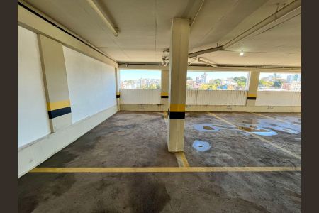 Apartamento à venda com 198m², 3 quartos e 3 vagas Apartamento à venda com 198m², 3 quartos e 3 vagasGaragem