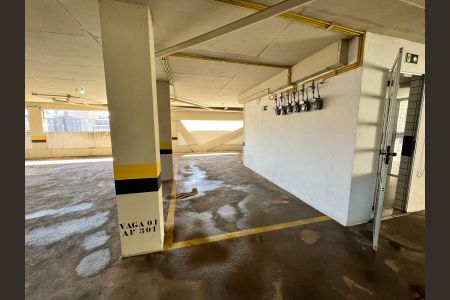 Apartamento à venda com 198m², 3 quartos e 3 vagas Apartamento à venda com 198m², 3 quartos e 3 vagasGaragem