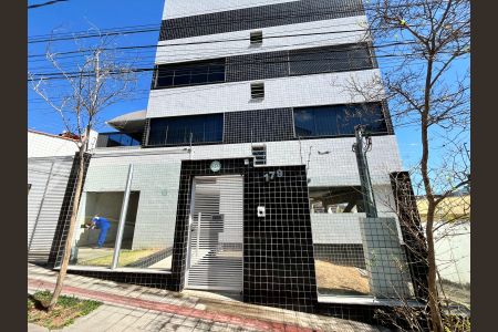 Apartamento à venda com 198m², 3 quartos e 3 vagas Apartamento à venda com 198m², 3 quartos e 3 vagasFachada