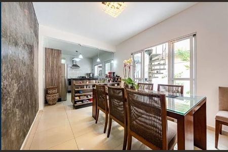 Casa à venda com 4 quartos, 255m² em Pompeia, São Paulo