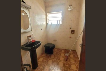 Banheiro de casa à venda com 4 quartos, 236m² em Vila Floresta, Santo André