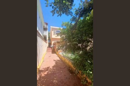 Casa à venda com 236m², 4 quartos e 2 vagasQuintal