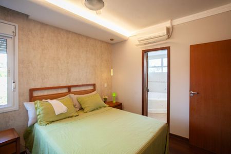 Suíte de casa de condomínio à venda com 4 quartos, 380m² em Planalto, Belo Horizonte