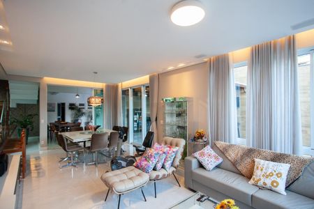 Sala de casa de condomínio à venda com 4 quartos, 380m² em Planalto, Belo Horizonte