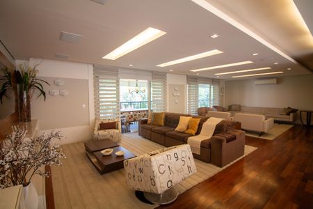 Apartamento à venda com 337m², 3 quartos e 4 vagasSala de TV