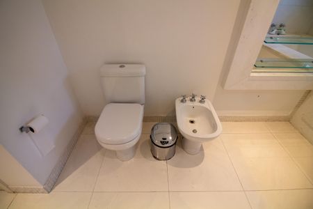 Apartamento à venda com 337m², 3 quartos e 4 vagasBanheiro da Suíte 3