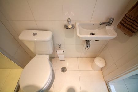 Apartamento à venda com 337m², 3 quartos e 4 vagasBanheiro de Serviço