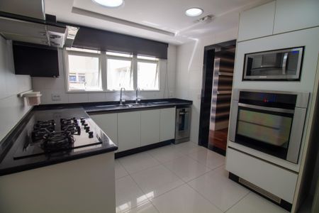 Apartamento à venda com 337m², 3 quartos e 4 vagasCozinha