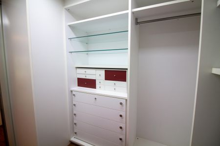 Apartamento à venda com 337m², 3 quartos e 4 vagasCloset da Suíte 3 - Senhora