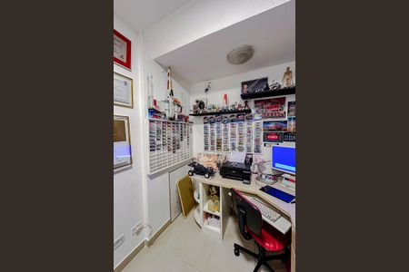 Apartamento à venda com 82m², 4 quartos e 2 vagasEscritório