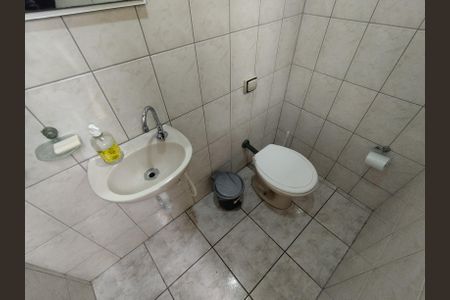 Casa à venda com 150m², 5 quartos e 2 vagas Casa à venda com 150m², 5 quartos e 2 vagasCasa 1 Suíte Banheiro