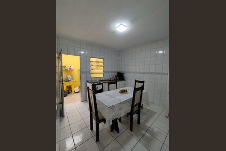 Casa à venda com 150m², 5 quartos e 2 vagas Casa à venda com 150m², 5 quartos e 2 vagasCasa 3 Cozinha