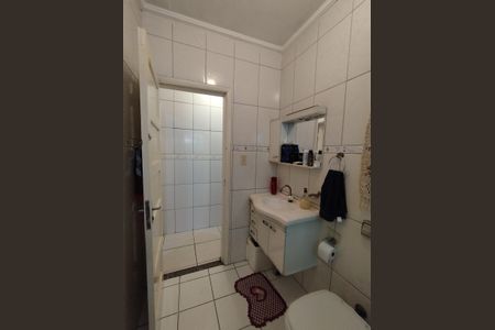 Casa à venda com 150m², 5 quartos e 2 vagas Casa à venda com 150m², 5 quartos e 2 vagasCasa 1 Banheiro