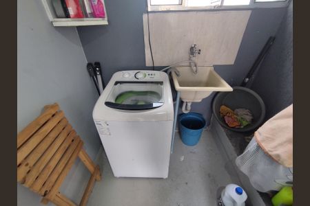 Casa à venda com 150m², 5 quartos e 2 vagas Casa à venda com 150m², 5 quartos e 2 vagasCasa 2 área de serviço