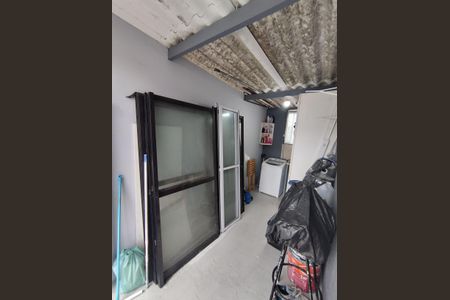 Casa à venda com 150m², 5 quartos e 2 vagas Casa à venda com 150m², 5 quartos e 2 vagasCasa 2 área de serviço