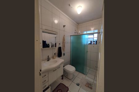 Casa à venda com 150m², 5 quartos e 2 vagas Casa à venda com 150m², 5 quartos e 2 vagasCasa 1 Banheiro