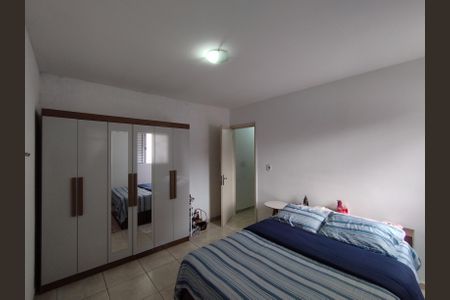 Casa à venda com 150m², 5 quartos e 2 vagas Casa à venda com 150m², 5 quartos e 2 vagasCasa 1 Suíte
