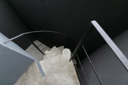 Apartamento à venda com 82m², 2 quartos e 1 vagaEscada - Garagem