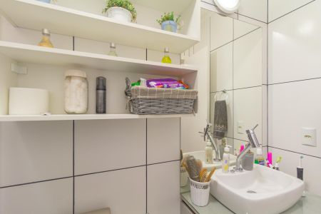 Casa de condomínio à venda com 89m², 3 quartos e 3 vagas Casa de condomínio à venda com 89m², 3 quartos e 3 vagasBanheiro