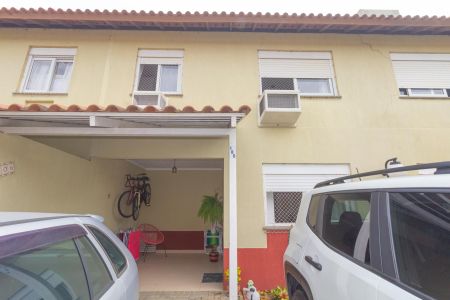 Casa de condomínio à venda com 89m², 3 quartos e 3 vagas Casa de condomínio à venda com 89m², 3 quartos e 3 vagasFachada