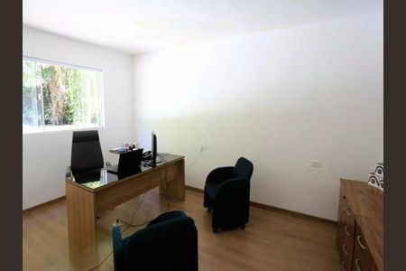 Casa à venda com 6 quartos, 50m² em Parque Maria Domitila, São Paulo