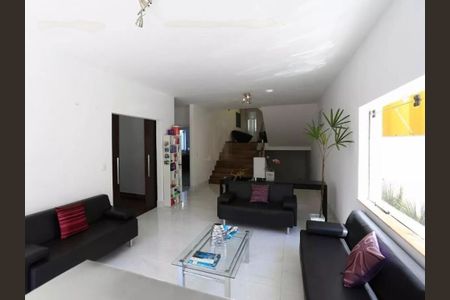 Casa à venda com 6 quartos, 50m² em Parque Maria Domitila, São Paulo