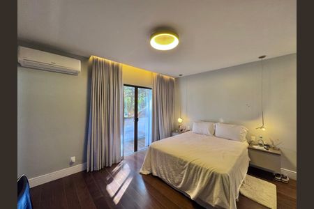 Casa de condomínio à venda com 550m², 4 quartos e 2 vagasSuíte 1 Master