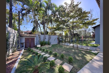 Casa de condomínio à venda com 550m², 4 quartos e 2 vagasÁrea externa