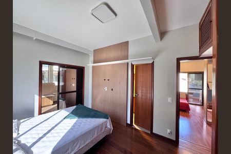 Casa de condomínio à venda com 550m², 4 quartos e 2 vagasSuíte 2