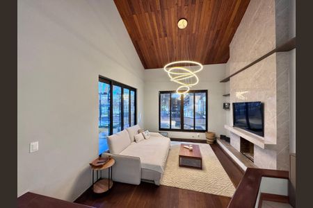 Casa de condomínio à venda com 550m², 4 quartos e 2 vagasSala