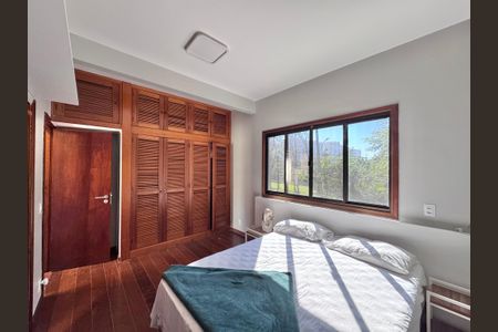 Casa de condomínio à venda com 550m², 4 quartos e 2 vagasSuíte 2