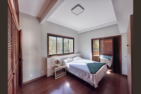 Casa de condomínio à venda com 550m², 4 quartos e 2 vagasSuíte 2