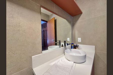 Casa de condomínio à venda com 550m², 4 quartos e 2 vagasSuíte 2 - Banheiro